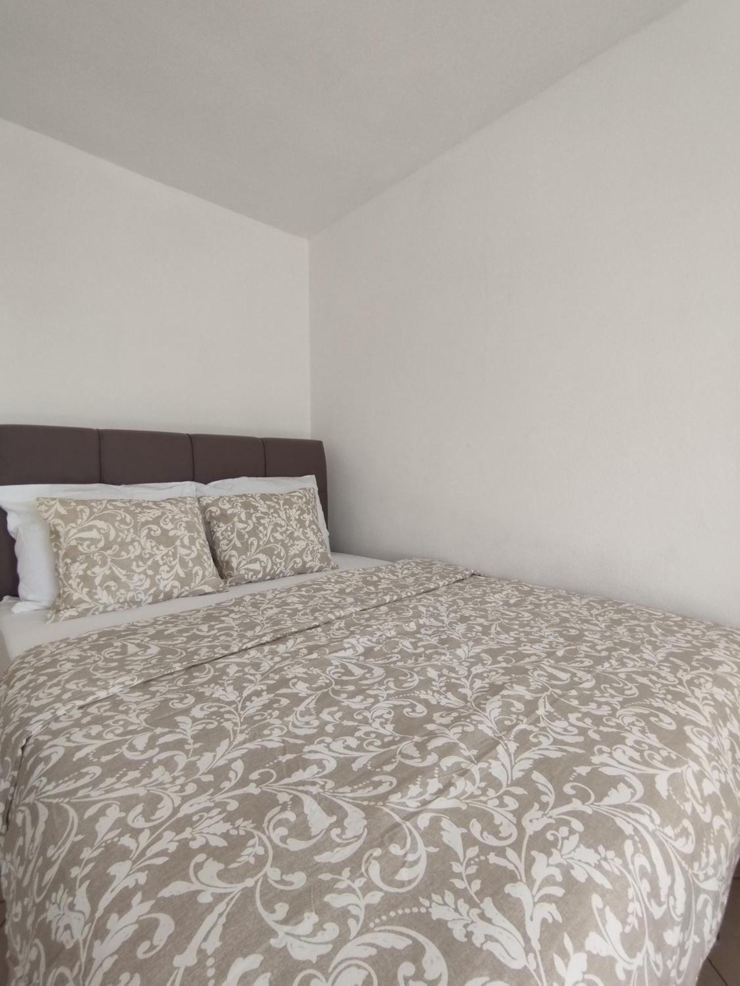 Apartments With Sea View Drvenik Makarska Riviera Екстер'єр фото
