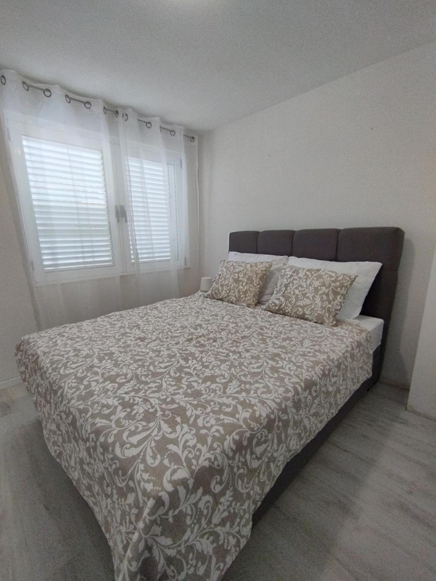 Apartments With Sea View Drvenik Makarska Riviera Екстер'єр фото