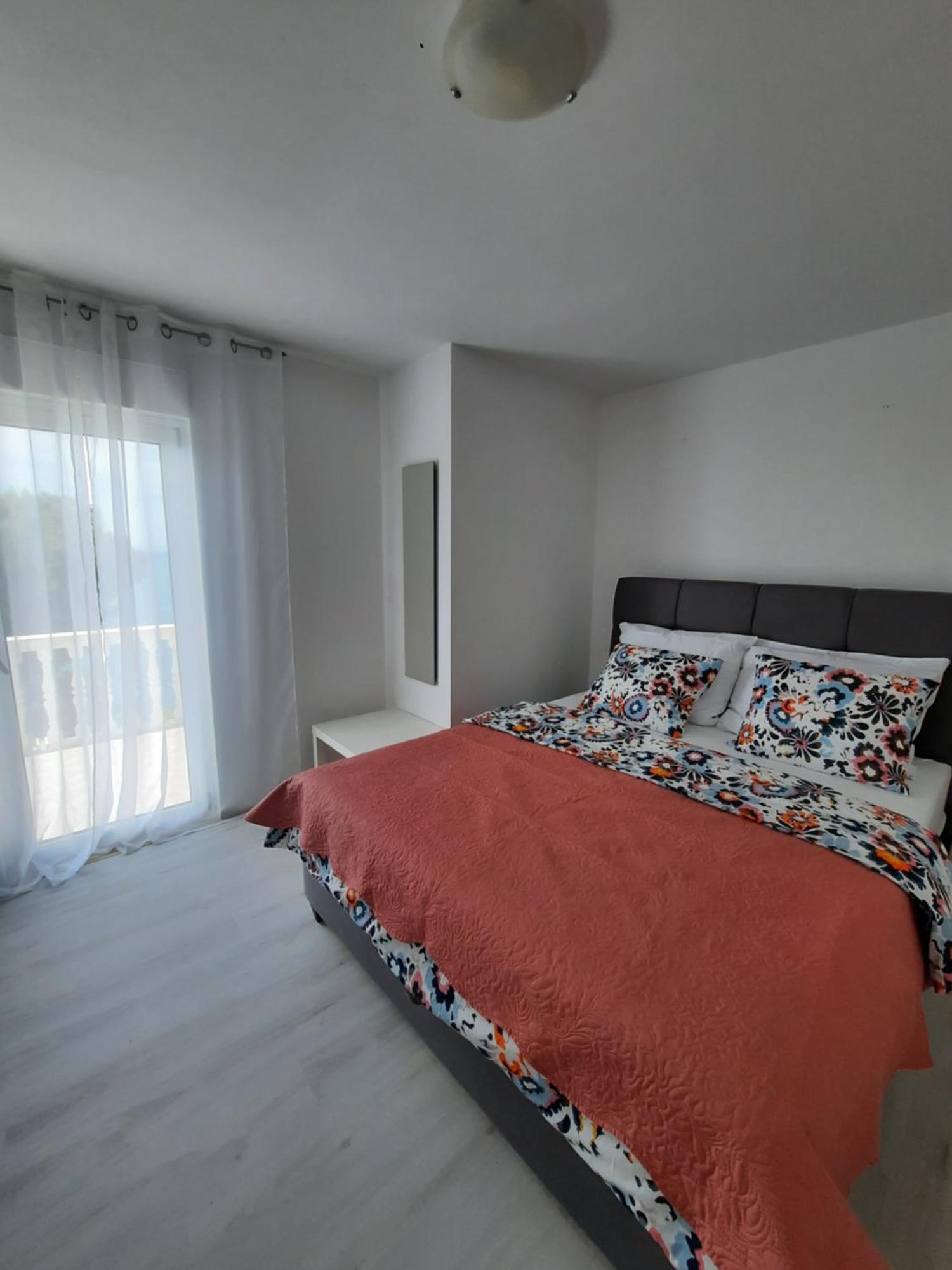 Apartments With Sea View Drvenik Makarska Riviera Екстер'єр фото